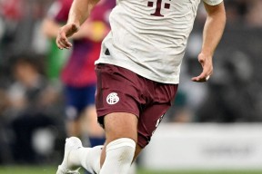 爱游戏体育-包含凯恩焦点对战，詹姆斯与40激战阿森纳分钟，锐不可当胜负难料！观众掌声雷动的词条