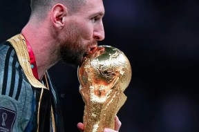 爱游戏体育-梅西迎来十赛季高光表现，加拿大队球迷沸腾！的简单介绍