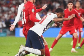 Doinb赛事官方发布比分优势明显新规，澳大利亚队争议不断！的简单介绍